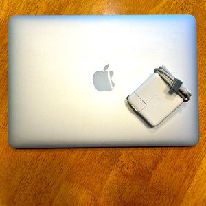 Apple MacBook Air (13-inch, Mid 2013)